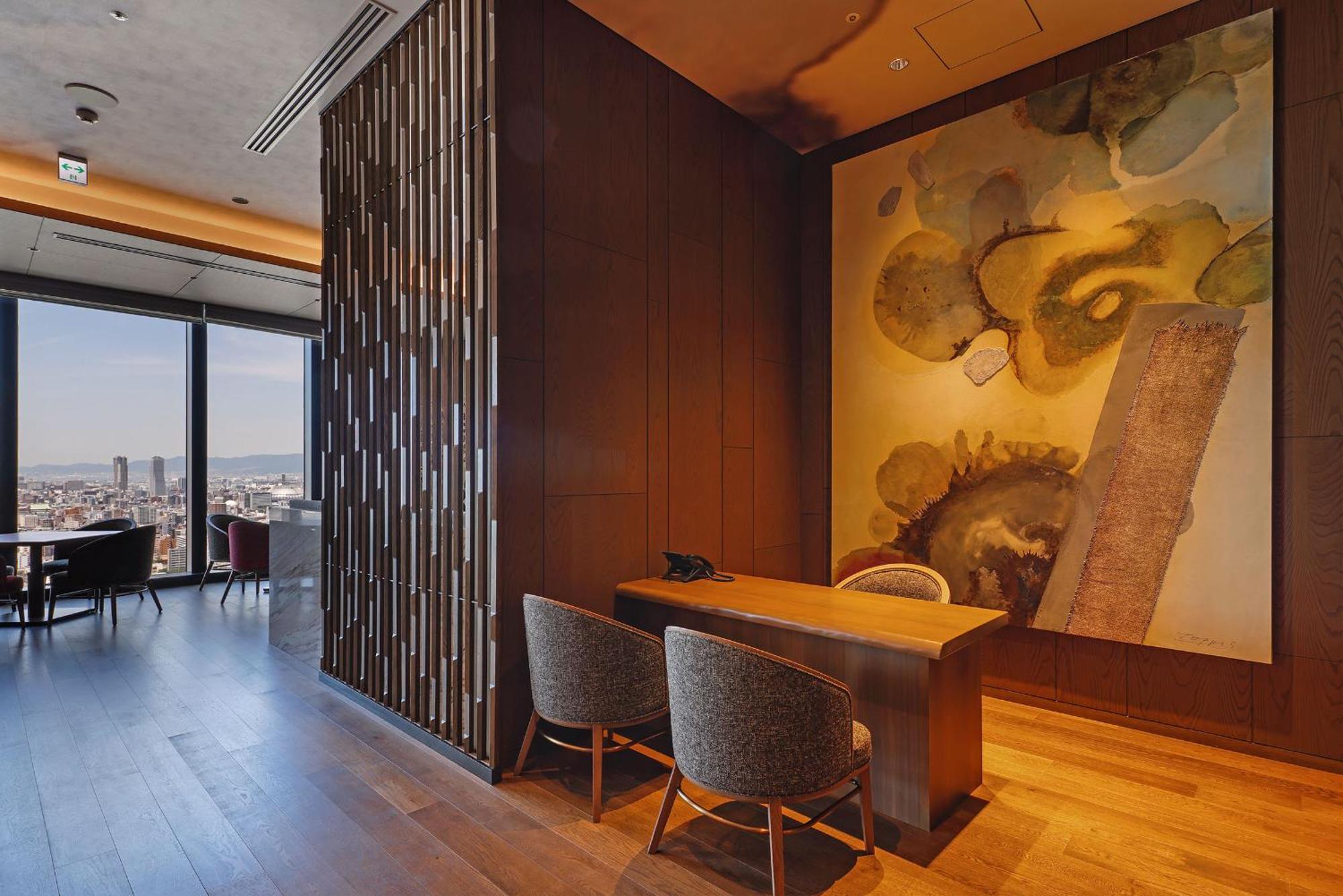 Centara Grand Hotel Osaka Exteriör bild The bar at the 36th floor