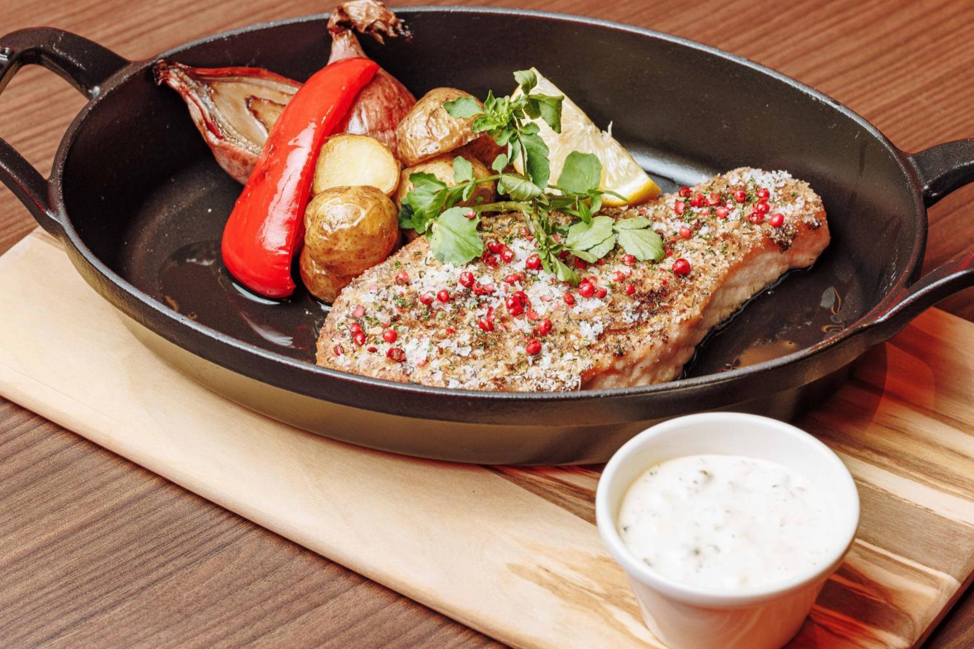 Centara Grand Hotel Osaka Exteriör bild A steak prepared with a dry rub