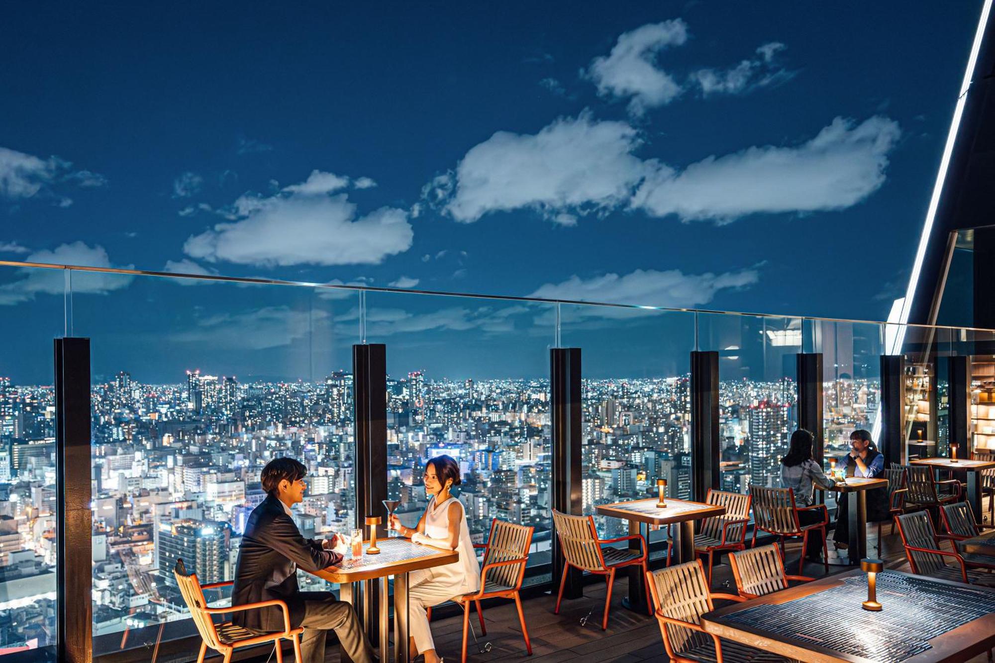 Centara Grand Hotel Osaka Exteriör bild Sky Bar