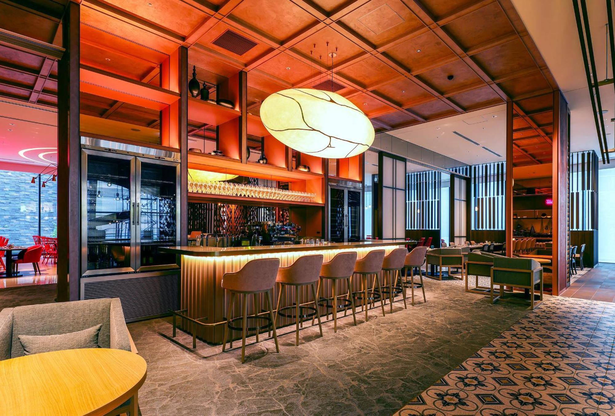 Centara Grand Hotel Osaka Exteriör bild The bar at the hotel